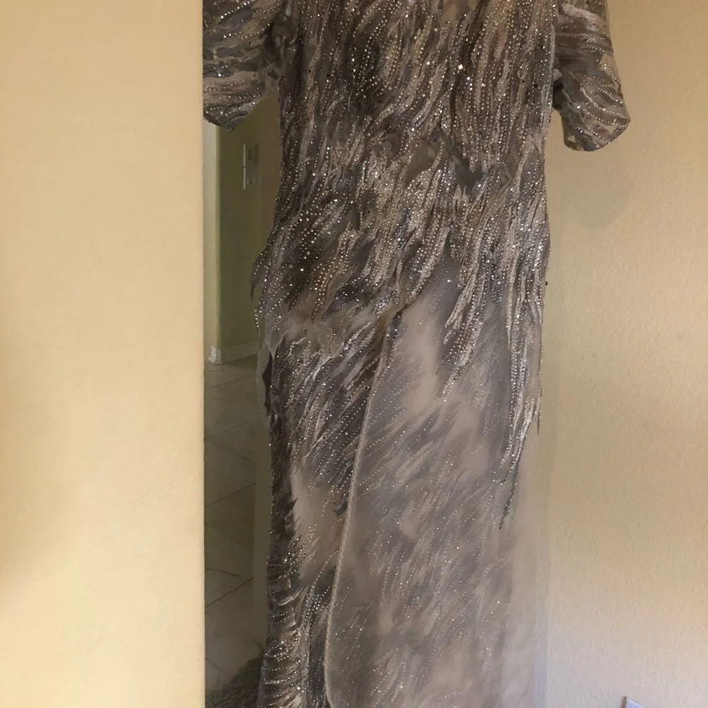 Dress - Picture 7 of 7